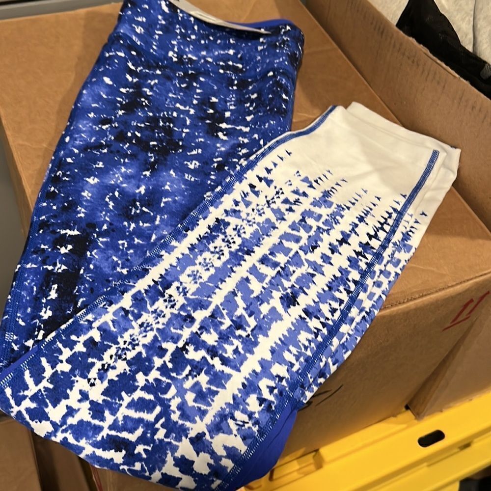 Blue and white legging
